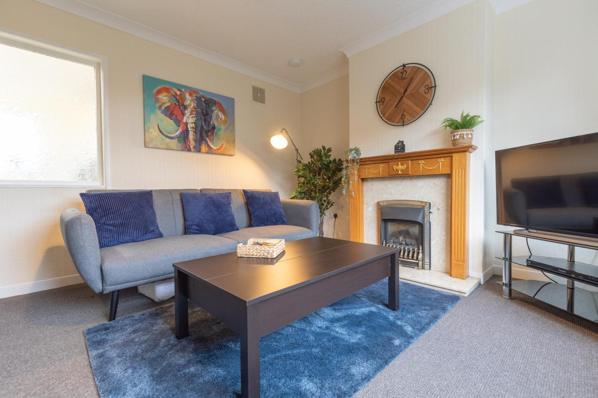 Leconfield Close - Comfy House And Free Parking 킹스턴어폰헐 외부 사진