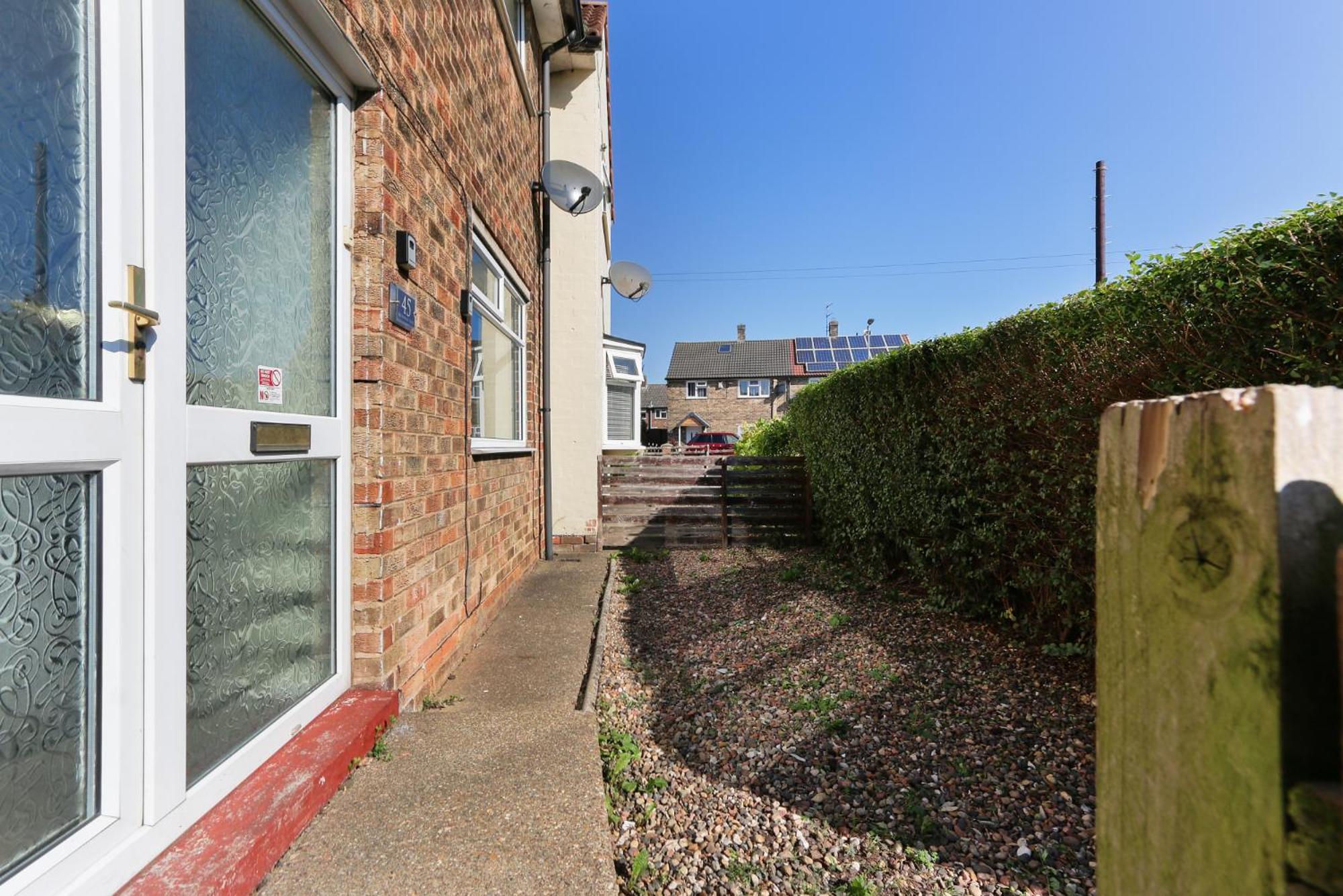 Leconfield Close - Comfy House And Free Parking 킹스턴어폰헐 외부 사진