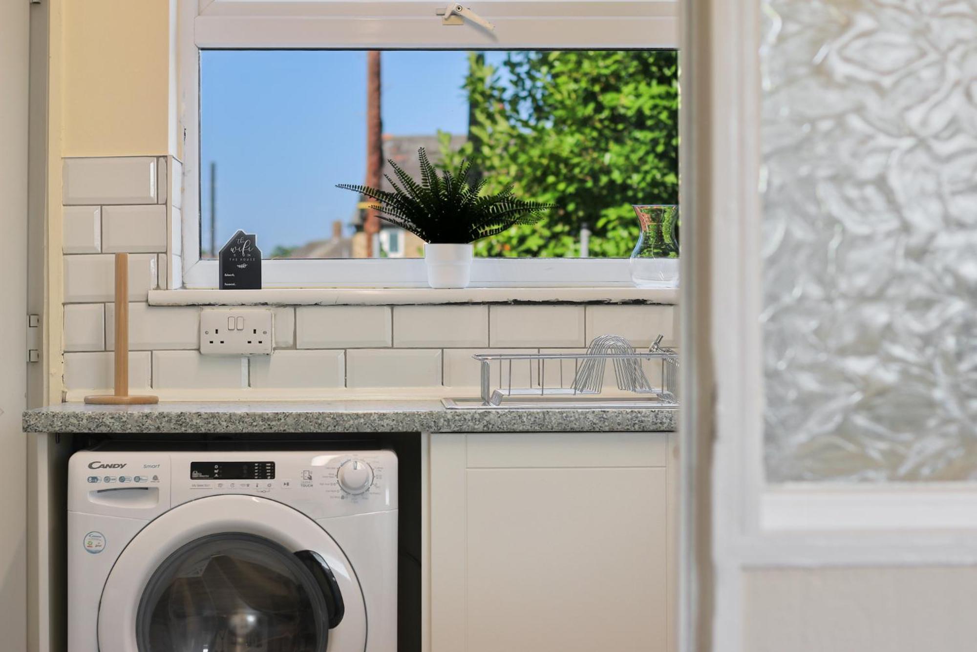 Leconfield Close - Comfy House And Free Parking 킹스턴어폰헐 외부 사진